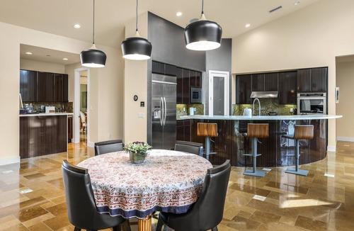 Palm Springs House | Luxury Palm Springs Retreat. Pool, Spa & Stunning Mountain Views