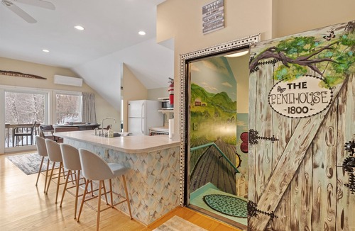 Campton House | Luxury Riverfront Home on 15+ Private Acres Hot Tub Game Room Sleeps 16