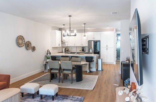 McNeil House | LUXURY TOWNHOME WITH 4-bedroom townhome in charming Austin CENTRALLY LOCATED.