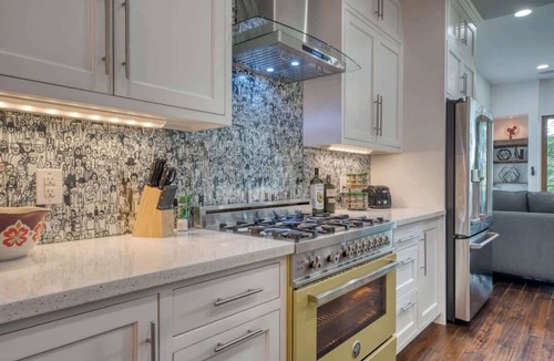 Southtown House | Luxury Urban Oasis in Lavaca with Rooftop Deck
