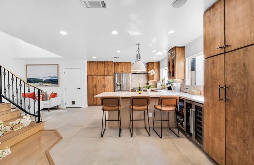 Belmont Shore House | Luxury Villa in Belmont Shores 4 Bedrooms 3 Bath