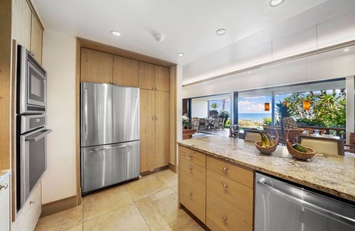 Wailea Condo | Makena Surf Bright and Airy Retreat Steps to the Beach: Swim w/Turtles