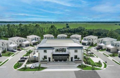 Loughman Villa | Mansion Near Disney - Arcade, Theater & Huge Pool