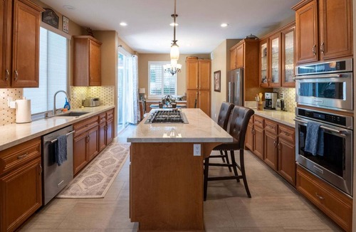 Aviara House | Mariposa Haven - 2-Story 4 Bedroom, 4-Bathroom Luxury Home