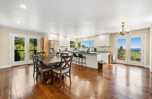 Freestone House | MeadowView on Darby, by Vinifera Homes