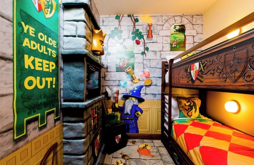 Cypress Gardens Hotel | Medieval Dream Stay, Kingdom Themed Room, Onsite LEGO Fun, 2 Rooms
