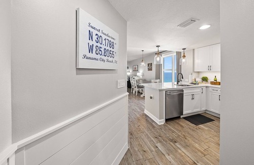 Panama City Beach Hotel | Million dollar views, sleeps 10! Beachfront corner unit @ Grand Panama Resort!