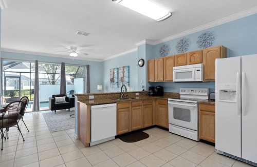 Windsor Hills House | Minutes Away from Theme Parks! 3-Bed Townhome, 6 minutes to Disney World!