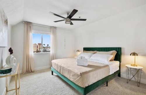 University City Apartment | Modern 1BD in La Jolla Mountain City Views Free Parking