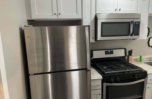 Hillcrest House | Modern 1BR Duplex in Hillcrest, Little Rock