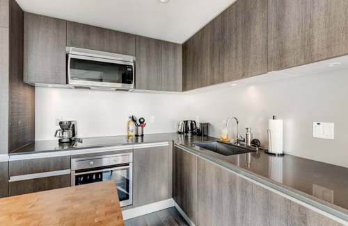 Victoria Park House | Modern 1Br with Mountain views on the 34th floor
