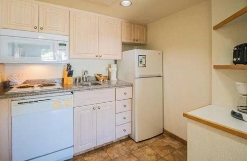 Palm Desert Hotel | Modern 2BR Stay | Full Kitchen + Pool