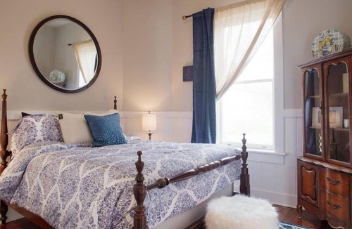 Dixon Park Bed & Breakfast | Modern 4 Bed Brownstone in Historic Downtown