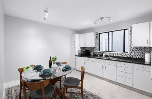 Marda Loop House | Modern 4BR Duplex Near Marda Loop| Family Friendly