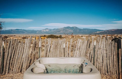 Taos House | Modern Adobe - Hot Tub - Game Room - Close to Ski Resorts- 10 min to Downtown!