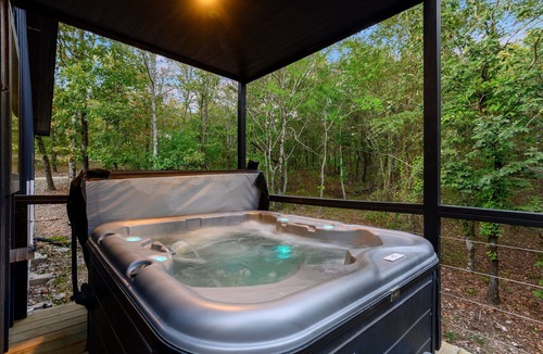 Hochatown Cabin | Modern Broken Bow Cabin w/Hot Tub, Deck Views & Pet Friendly Stay