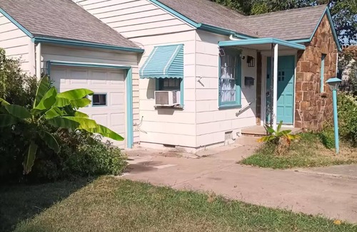 Turner Park House | Modern charming 2-bedroom 1-bath house in Tulsa close to TU, EXPO, Downtown