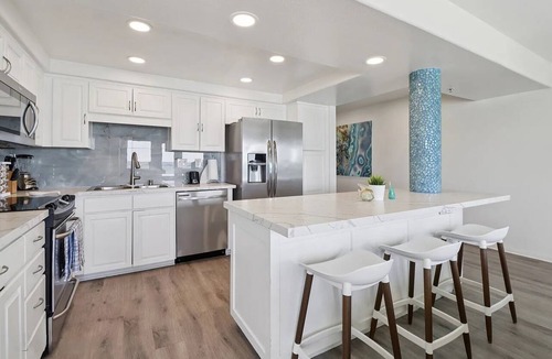 Imperial Beach Condo | Modern Coastal Escape with Breathtaking Ocean View, Communal Pool and Barbecue