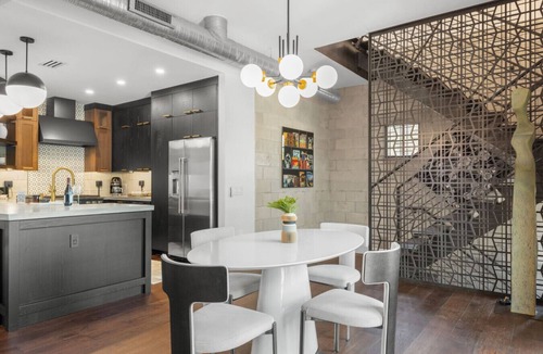 Hyde Park House | Modern & Luxurious Hyde Park Home, Steps to Hyde Park Village | The Strata Barn