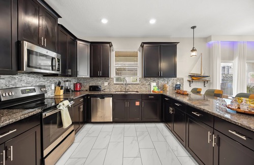 Davenport Villa | Modern Luxury at Disney’s Doorstep: Stunning 6BR/6BA Villa at Champions Gate!