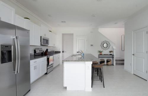 Wesley Chapel South House | Modern Oasis! 3BR Townhouse in a Lagoon Community