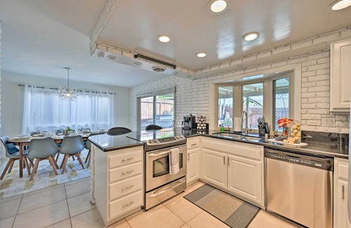 Lake House | Modern Oceanside Home w/Pool & Putting Green