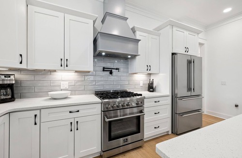 San Juan House | Modern Pet-Friendly Retreat for Families w/2 Bunk Rooms | Brand New Pool!