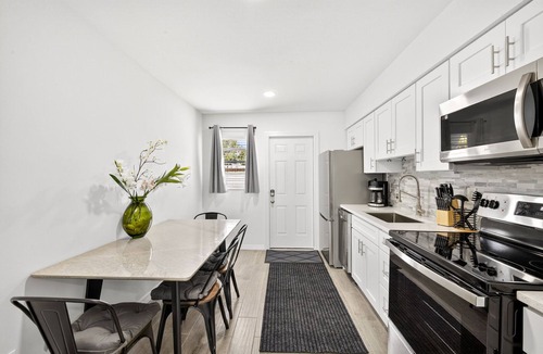 Sun Bay South Apartment | Modern South Tampa Retreat Near Beaches, Dining & Airport
