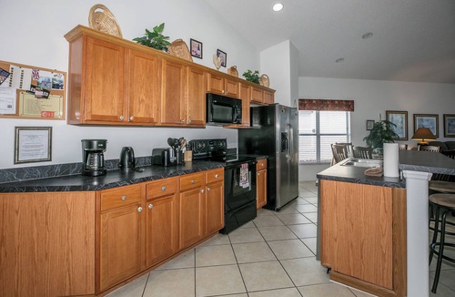 Four Corners House | 'Morning Star Villa Spacious 4 bed with Salt Water Pool & Games Room!