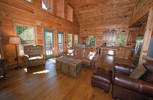 Unaka Cabin | Mountain Lodge on 57 Acres Hiking Trails Private Lake Hot Tub