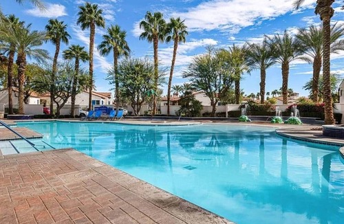 La Quinta Villa | Mountain View King Retreat in Gated Desert Villas