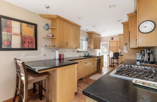 Mount Helix Apartment | Mt Helix Delight 3-4br/2ba, with HUGE VIEW DECK & FIREPIT