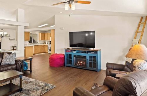 Clarkdale House | Myrinn - Game Room & Desert Views | Near Jerome