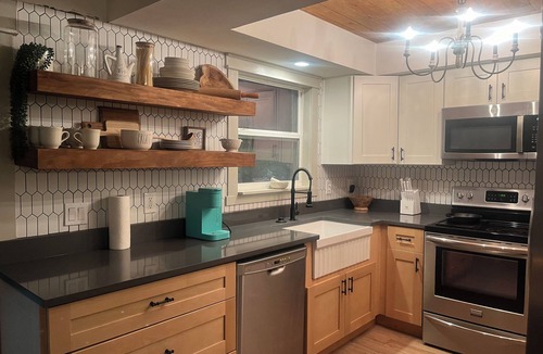 Oldsmar House | Near Clearwater Tampa Serene 3-bedroom house with Hot Tub in charming Oldsmar