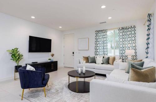La Quinta Villa | Near Coachella and Stagecoach Palm Springs , PGA resort Villa ,Golf, community pool, gym
