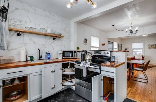 Wichita House | Near Delano and Downtown | Fenced Backyard W/W&D!