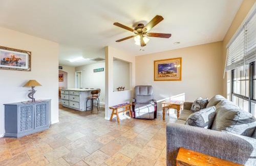Florence House | Near Golfing & Green Spaces: Florence Family Home!