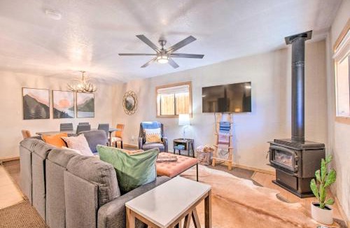 Red River House | Near Hiking & Main St! Mtn-View Red River Retreat