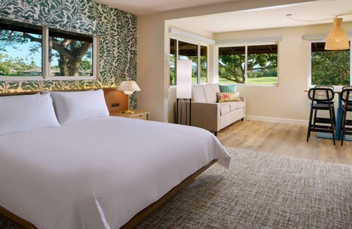 Kaanapali Hotel | Near Lahaina Town | Dining, Spa, and Pools