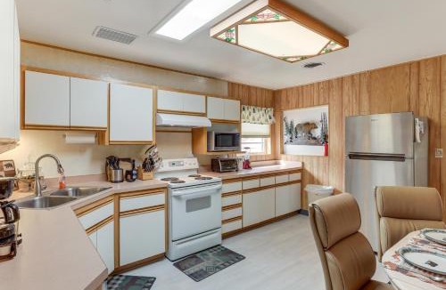 Williams House | Near Route 66, Family Fun & Lakes! Williams Home