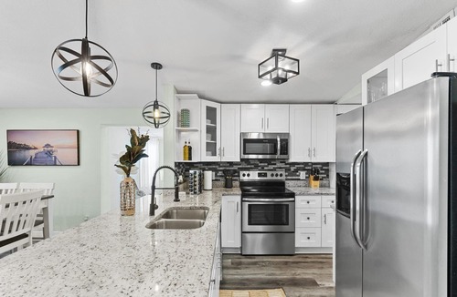 Old Seminole Heights House | Near USF, Ybor City, Busch Gardens/RayJ Stadium + TV Backyard & Games, Slps 8!