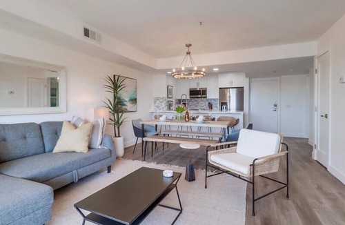 La Jolla House | NEW! 30+Day 2BD 2BTH with Ocean Views in Birdrock of La Jolla! Parking AC & Walkability!
