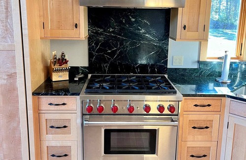 Carroll County Ski Chalet | NEW 4 bedroom mountaintop chalet just above North Conway, ideal location.