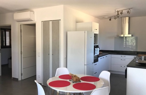 Bonifacio Villa | New air-conditioned villa for 4 people: 2A041 000042 W1