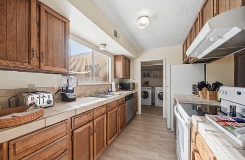 Taylor Ranch House | NEW! Albuquerque Escape | Hot Tub + Atrium