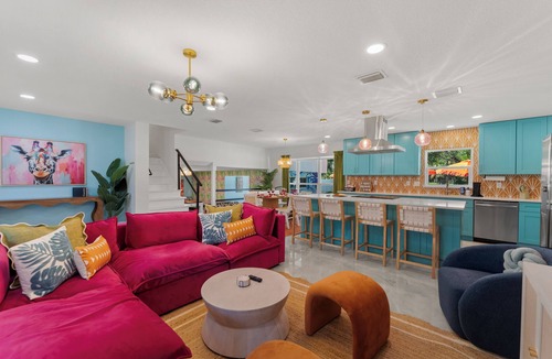 Town N County Park House | NEW~Heated Pool~Pickleball~Fire Pit~HotTub~MovieTheater~GameRoom~Playset~10 beds