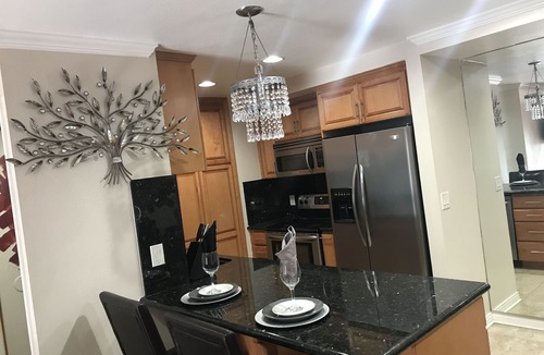 West Carson Condo | NEW LISTING! Charming Villa * FREE PARKING*