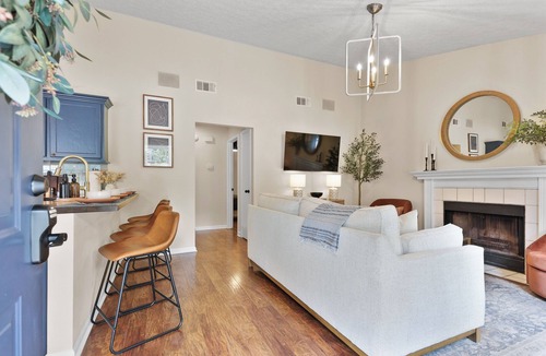 Whitemarsh Island House | New Meets Nostalgic- Cottage Sleeps 8