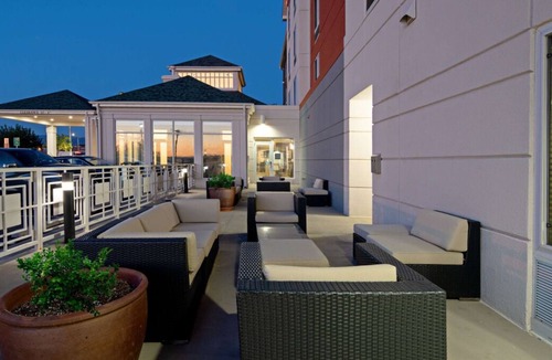 Albuquerque House | New Mexico Escape! 2 Family-Friendly Units, On-site Pool! Close to ABQ BioPark!