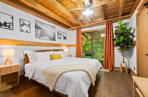 Ansted Cabin | New River Cabin Retreat: Sauna, Game Room, Creek & ATV Trails